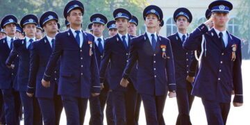 Se caută poliţişti: Ministerul de Interne a scos la concurs 2.900 de locuri pentru agenţi şi subofiţeri de poliţie / Înscrierile încep de azi