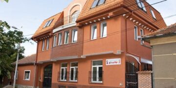 Situație scandaloasă la o grădiniță. Un inspector ISJ Bihor a acuzat personalul grădiniței de furt, apoi și-a cerut scuze