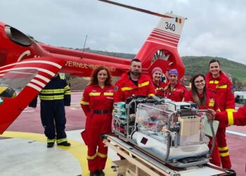 Bebeluș de o zi, salvat după ce a fost adus cu elicopterul la Spitalul din Oradea