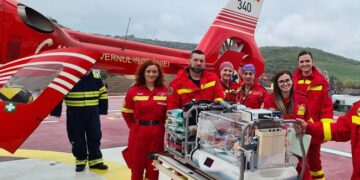 Bebeluș de o zi, salvat după ce a fost adus cu elicopterul la Spitalul din Oradea