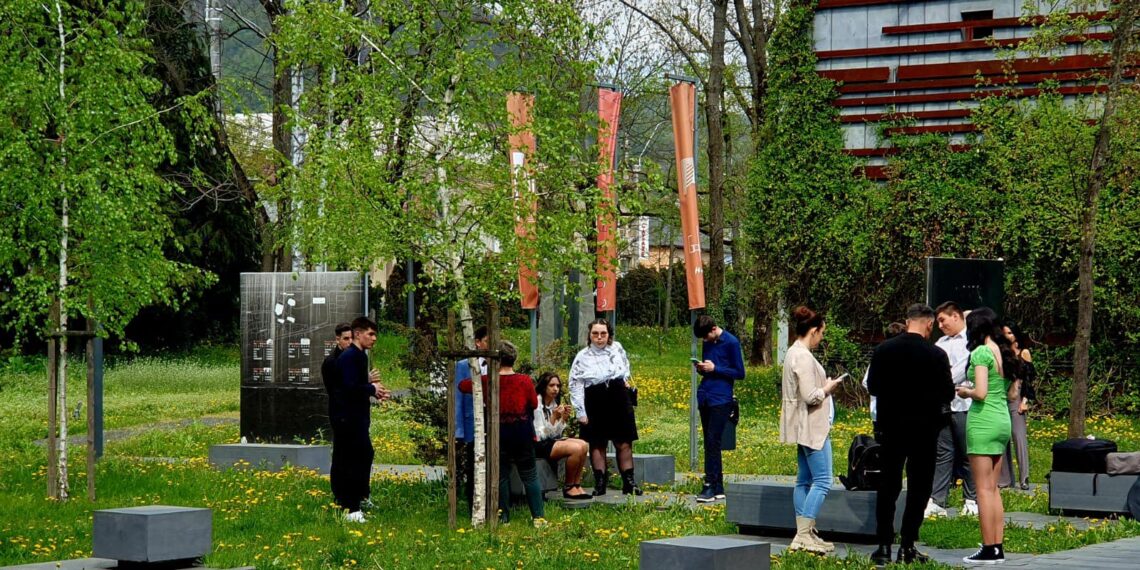 Colonia Pictorilor își etalează lucrările realizate în ultimii 27 de ani la Palatul Baroc