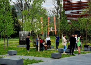 Colonia Pictorilor își etalează lucrările realizate în ultimii 27 de ani la Palatul Baroc