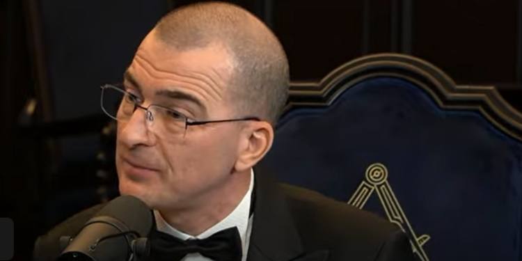 VIDEO. Masonii, confundați cu illuminati. Dacian Palladi: „Dușmanul masoneriei e ateismul, ignoranța, reauavoință, obscurantismul cultural și ideologic…„