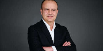 Când alții concediază, Holcim România se extinde