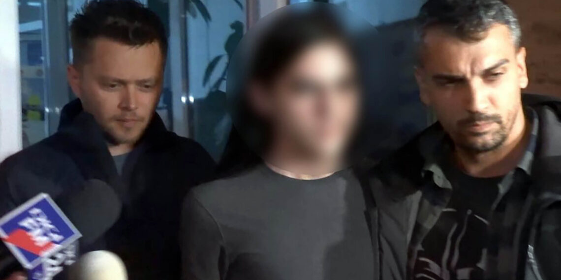 „Ar merita s-o omor?”: Elevul cuţitar care şi-a înjunghiat profesoara şi-a anunţat intenţia pe WhatsApp / Biserica Ortodoxă: de vină sunt „iresponsabilii din Învăţământ”