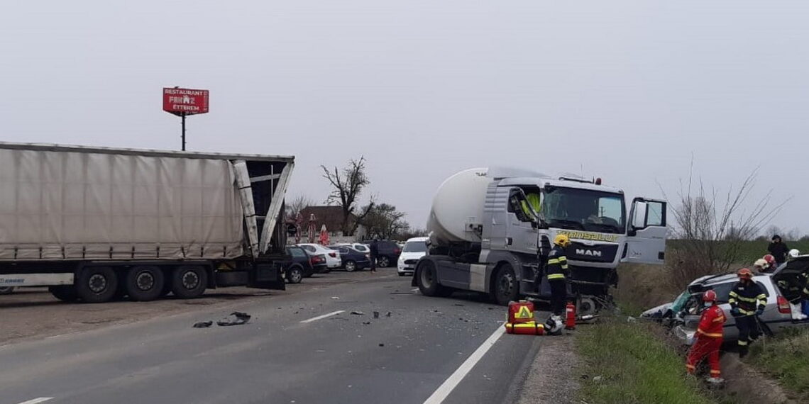 Șoferița, moartă într-un accident grav. Fiica în atac de panică