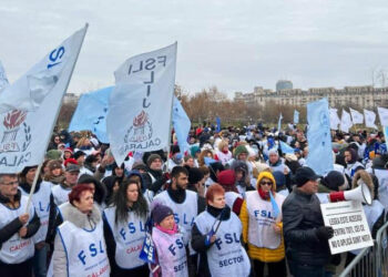 Cer grevă generală în Învăţământ. Toate sindicatele s-au unit şi fac referendum pentru declanşarea protestului  pe 22 mai