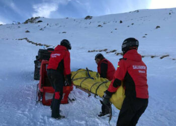 16 turişti, salvaţi de pe munte, de Paşte