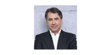 Miliardarul austriac Stefan Pierer ar putea salva unul dintre cei mai mari angajatori din România cu fabrici la Beiuș și Marghita