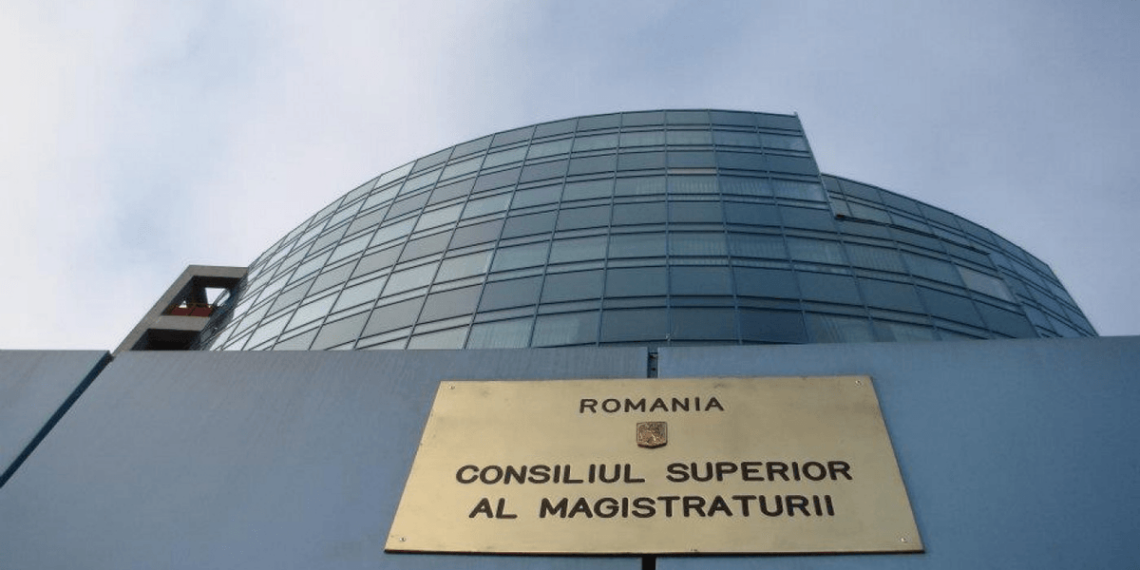 Justiție iluzorie. CSM ia poziție în disputa impozitării pensiilor de serviciu și atrage atenția că se va crea un veritabil blocaj în activitatea judiciară, cu consecințe care vor greva pentru mulți ani instanțele judecătorești și parchetele de pe lângă acestea și, astfel, vor afecta grav dreptul cetățeanului la un proces echitabil