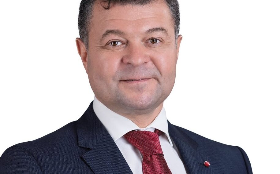 Bihoreanul din fruntea UVT demonstrează că e posibil să faci ceea ce pentru România e doar o ficțiune