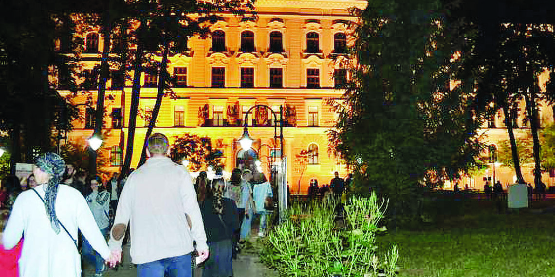 Pregătiri pentru Noaptea Muzeelor. În fiecare an, muzeele din Oradea atrag, cu acest prilej, mii de vizitatori