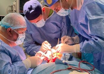 Intervenție spectaculoasă. Au îndepărtat formațiunea tumorală care îi afecta fizionomia