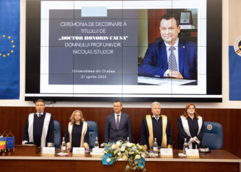 60 de ani de învățământ superior continuu la U Oradea. Rectorul de la ASE, Doctor Honoris Causa