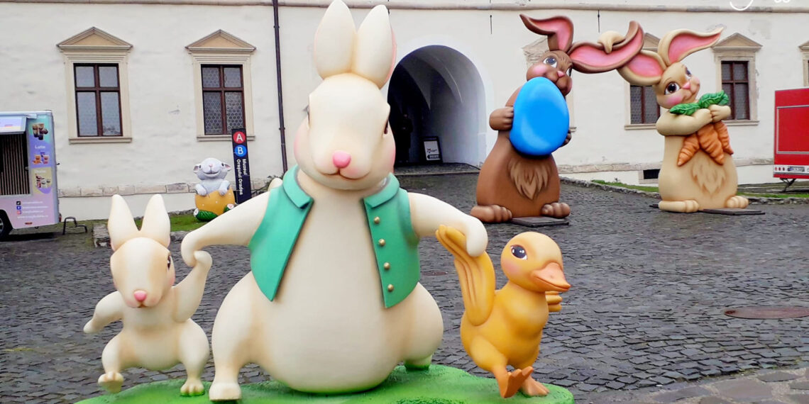 GALERIE. S-a deschis Târgul de Paște din Cetate. Vezi programul pe zile