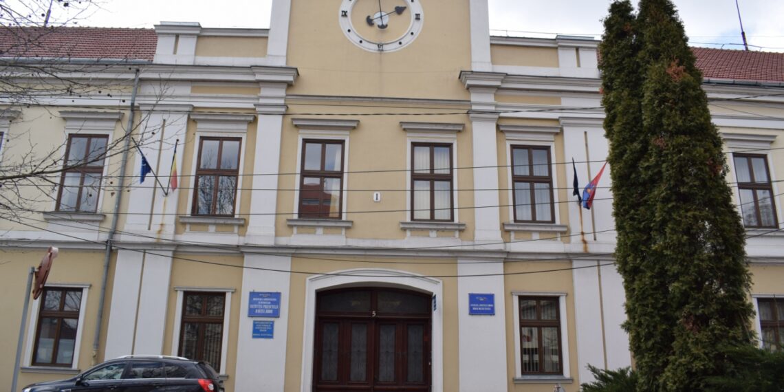 Grevă generală în prefecturi. Se solicită ca salarizarea personalului din cadrul instituţiilor prefectului trebuie să fie la nivelul funcţiilor publice de stat