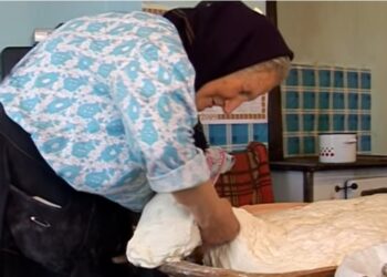 Poveste de Paște. „Ultima prescură”. Nana Veronica din Bălnaca, subiect de documentar