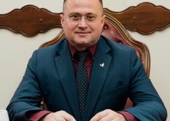 Avocatul de penal Răzvan Doseanu după controversele pe tema eliminării pragului la abuzul în serviciu: „Trebuie pusă mâna pe carte.Doar habarniștii spun că abuzul în serviciu=furt. Practicienii știu exact ce abuzuri se fac invocându-se această infracțiune „