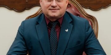 Avocatul de penal Răzvan Doseanu după controversele pe tema eliminării pragului la abuzul în serviciu: „Trebuie pusă mâna pe carte.Doar habarniștii spun că abuzul în serviciu=furt. Practicienii știu exact ce abuzuri se fac invocându-se această infracțiune „