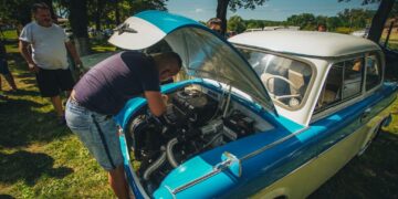 Bijuterii istorice pe 4 roți, expuse la Retroparada Primăverii 2023