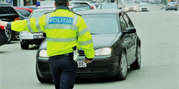 Cel mai bogat polițist, evacuat din vilă după ce și-a bătut soția. Are ordin de protecție