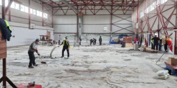 Primăria Sânmartin reabilitează sala de sport