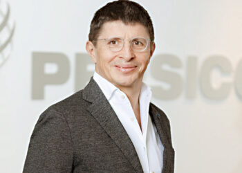 Cel mai bine plătit român, fost profesor de fizică, câştigă peste 63.000 de dolari lunar