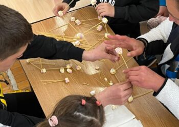 Deținuții din Penitenciarul Oradea s-au putut bucura de o zi de joacă cu copiii lor