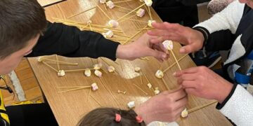 Deținuții din Penitenciarul Oradea s-au putut bucura de o zi de joacă cu copiii lor