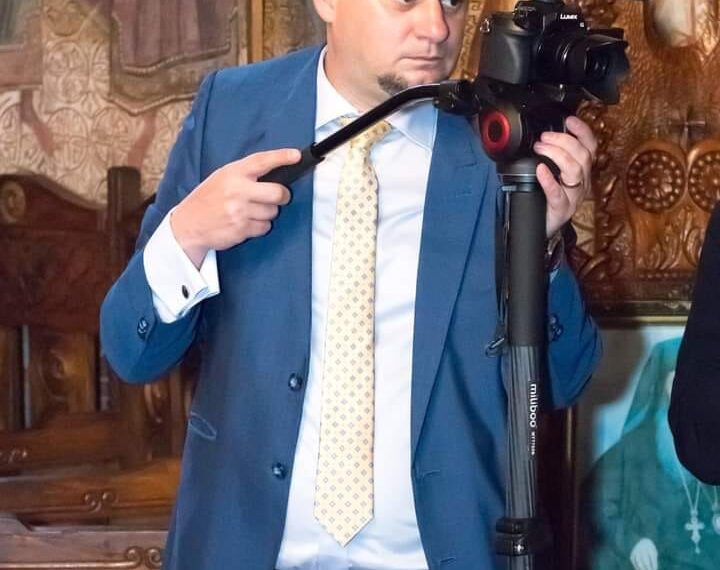 Încă un jurnalist s-a sinucis. Trupul său a fost găsit în podul blocului