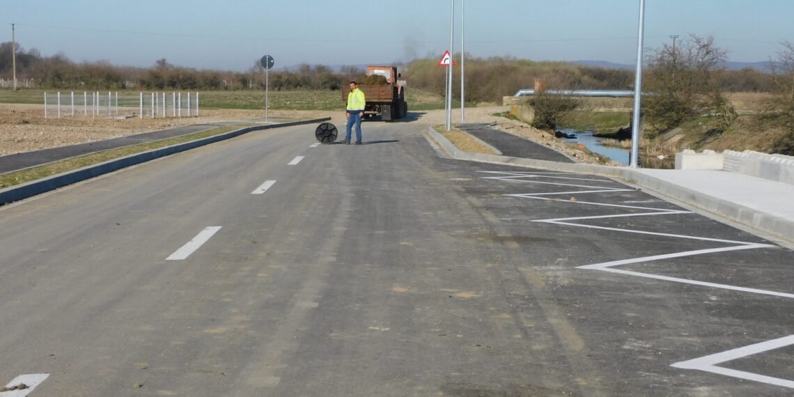 Caută investitori în parcurile industriale din județ