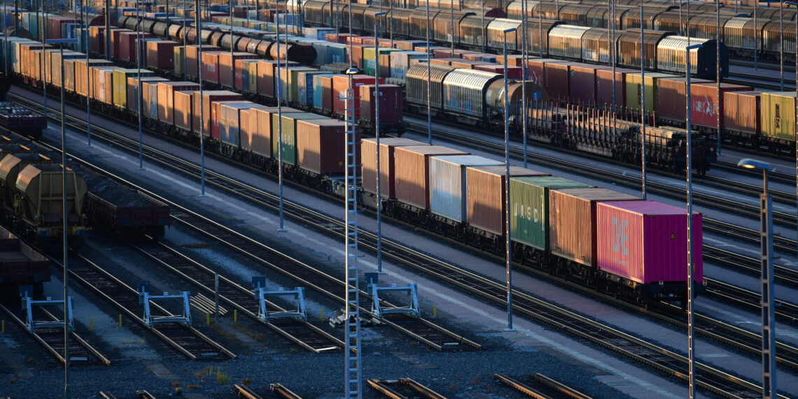 Au vândut la fier vechi 2500 de vagoane. Prejudiciu de 7,5 milioane euro