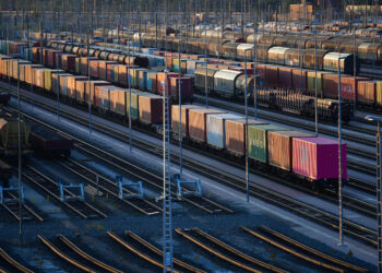 Au vândut la fier vechi 2500 de vagoane. Prejudiciu de 7,5 milioane euro