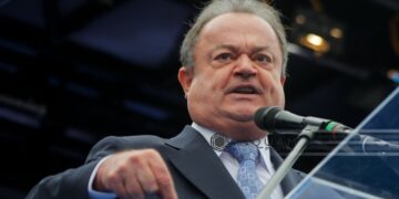 Scandal în PNL! Blaga și Bolojan reproșează conducerii centrale faptul că miniștri liberali sunt slabi . „Suntem ospătarii PSD la guvernare!„