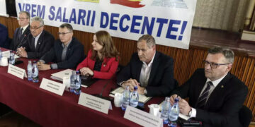 Secretarul general al Guvernului, Marian Neacșu, i-a minţit în faţă pe reprezentanţii profesorilor aflați în grevă generală, cum că PNRR nu ar permite creșteri salariale în Învăţământ