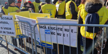 Greva din Educaţie, în cea de a opta zi: proteste în masă şi noi negocieri / Ultima ofertă a Guvernului: creşteri salariale cu 530 de lei net pentru profesori și 240 de lei pentru personalul nedidactic