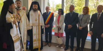 Oameni care mișcă lucrurile. Ambulatoriu din Ștei, inaugurat și sfințit în prezența fostului ministru Sorina Pintea și a senatorului Cornel Popa