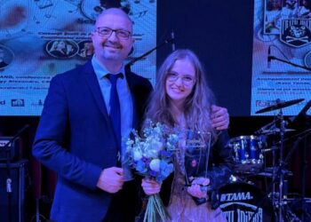 Unde a ajuns  trofeul concursului național de muzică ușoară ”ART Oradea Festival”