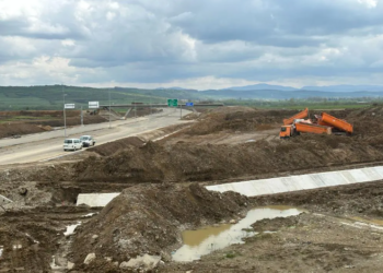 Experții CNAIR au numărat muncitorii și utilajele de pe secțiunea Suplacu de Barcău-Nușfalău a A3