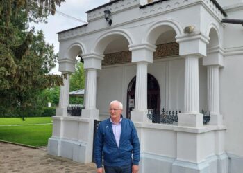 De ce varsă lacrimi de fericire primarul Șteiului. Ce îl impresionează