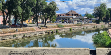 Orașul din Bihor în care apa devine un lux. Se strâng semnături pentru a ieși din CAO