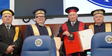 Profesorul rectorului Bungău, Doctor Honoris Causa la U Oradea. E specialist într-un domeniu revoluționar