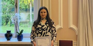 Aleșdeanca care a studiat Politici Publice la Paris, declarată Alumnus de l’année 2023  