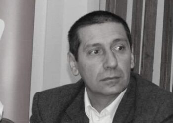 VIDEO: Moartea beiușeanului care a zguduit Satu-Mare. Și-a pus amprenta pe sistemul de educație. Era iubit și respectat, avea o fire magnetic… “Dascălul nu e cool, nu are simțul umorului, nu e vedetă pe tik tok“