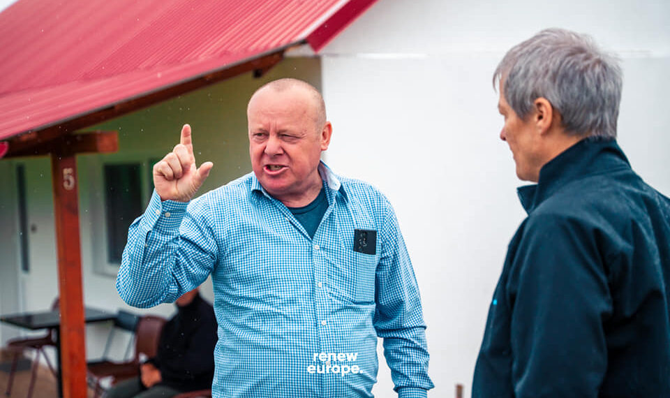 Viorel Pașca, vizitat, în ultima stație, de fostul premier.Cioloș: Simt încă furia mocnită cu care am plecat de acolo