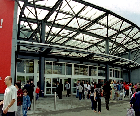 Un brand cunoscut pleacă din România. Mișcare-surpriză pe piața supermarketurilor