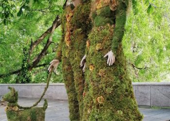 GALERIE.Siluete florale. Casa Darvas, decor inedit