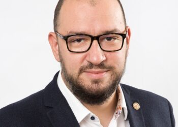 Notar de profesie, deputatul Silviu Dehelean, agresat pe holurile Parlamentului după ce ar fi votat pentru desființarea Secției Speciale a Magistraților