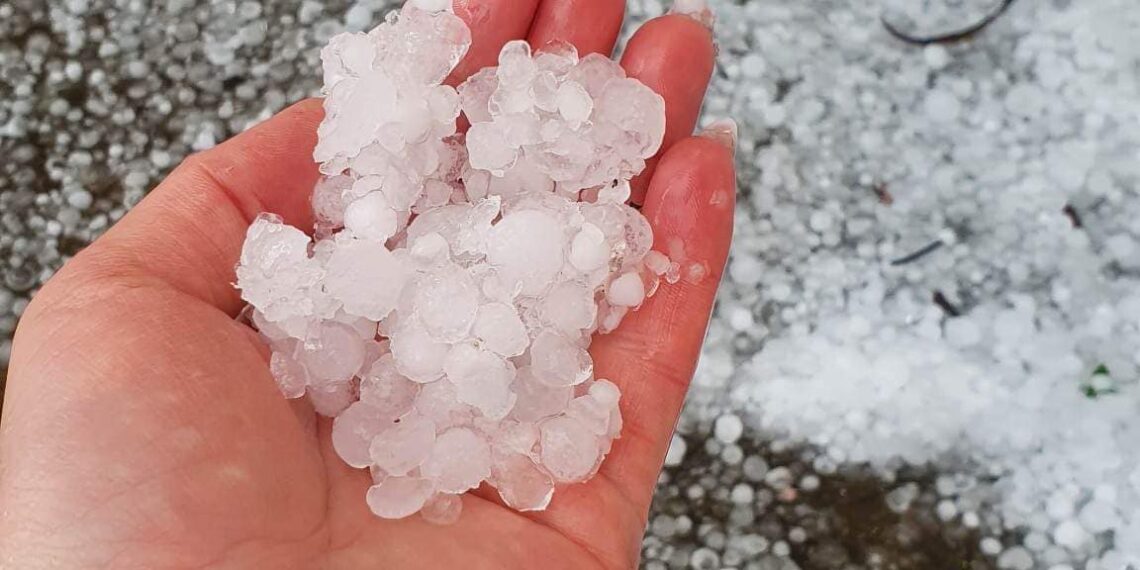 GALERIE. Grindină peste Țara Beiușului