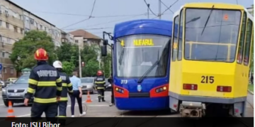 Două tramvaie s-au ciocnit pe Calea Aradaului. Cum s-a întâmplat